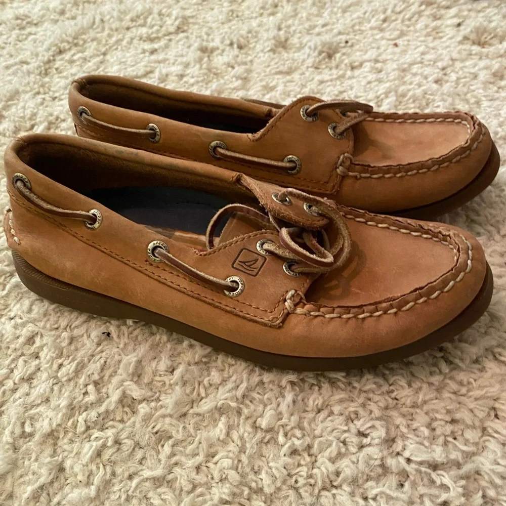 Tan sperry loafers - Picture 2 of 4